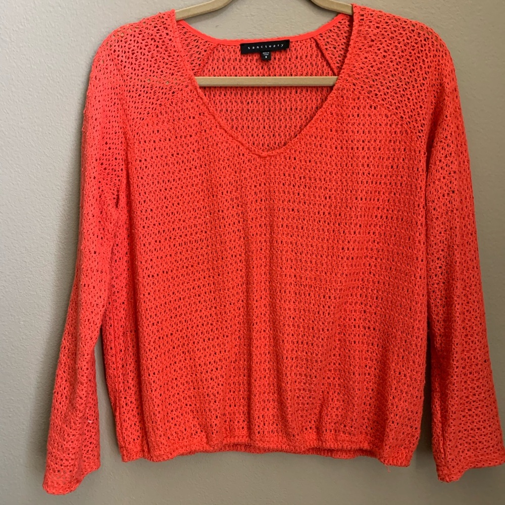 Sanctuary size small top